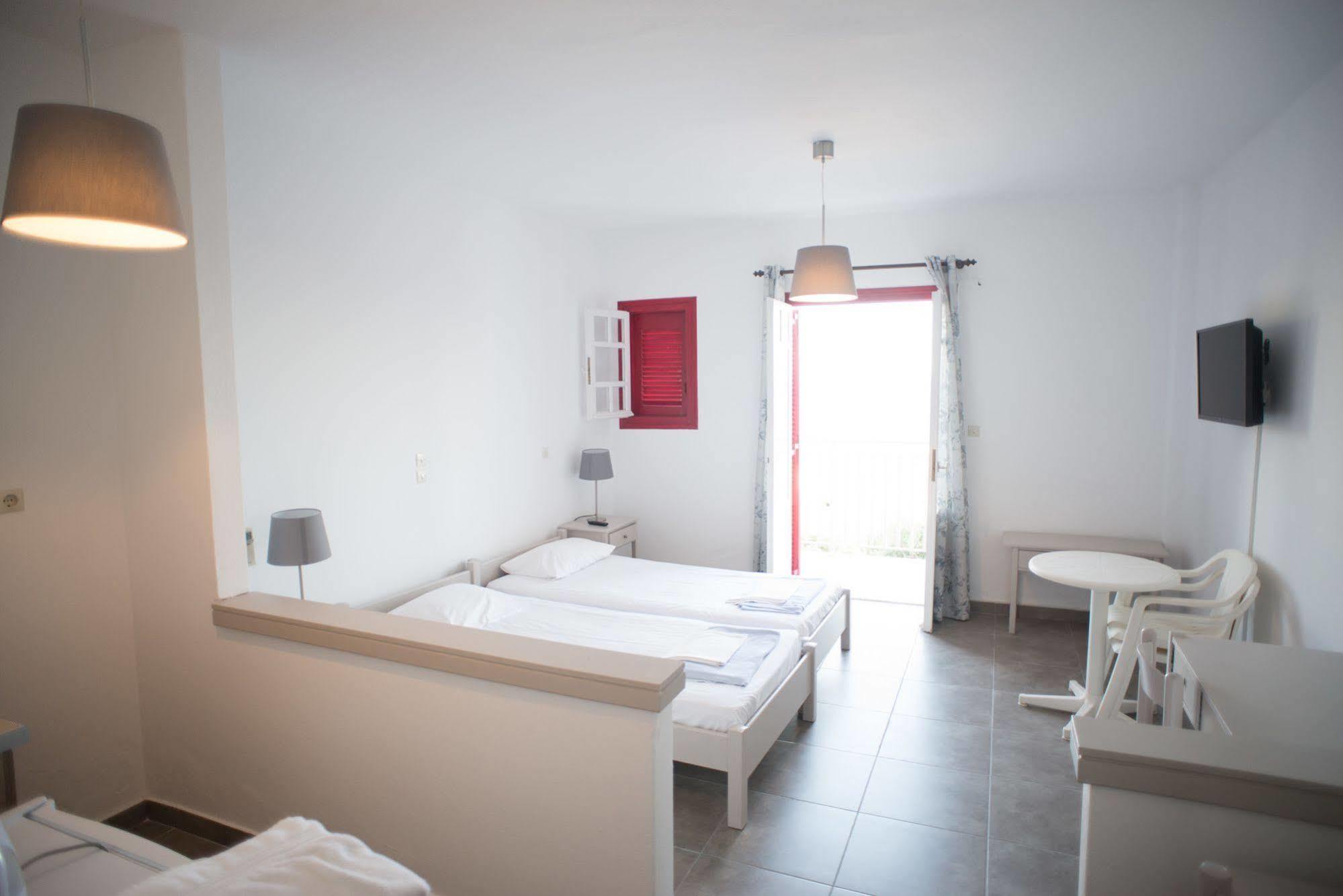Ostria Hotel & Apartments Gavrio Eksteriør bilde